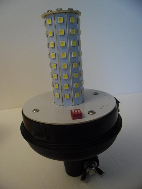 Rotaciona lampa na ubadanje - subic 12 i 24 volti LED tri funkcije